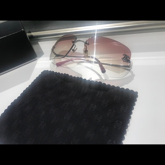 Like New💓 Chanel Sunglasses! Authentic ! - Picture 9 of 13